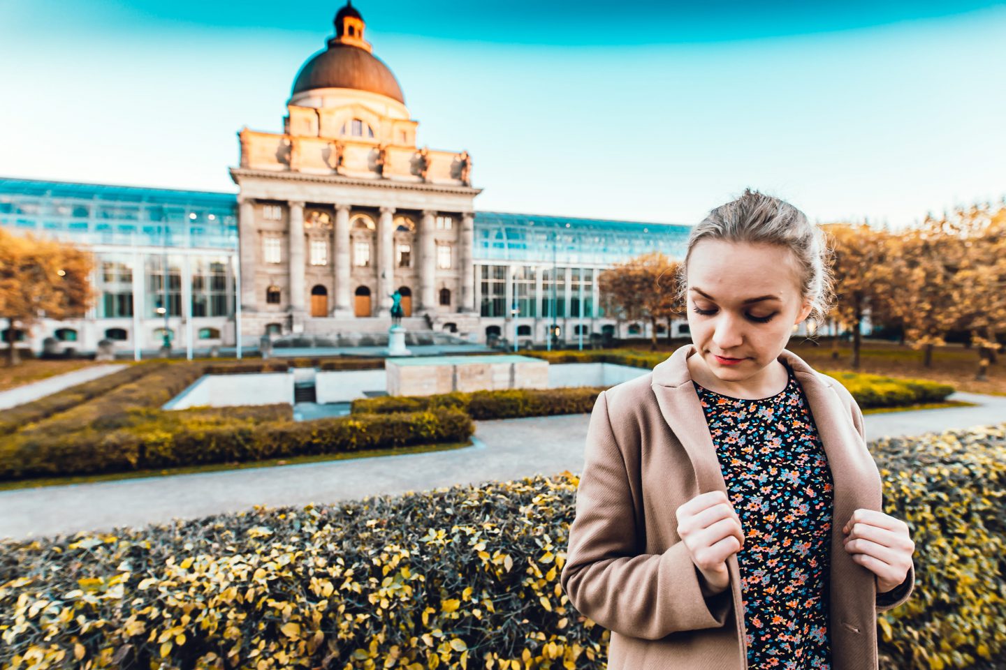 WALK IN THE CITY: FANCY HALLHUBER COAT AND FLIRTY FRENCH CONNECTION DRESS